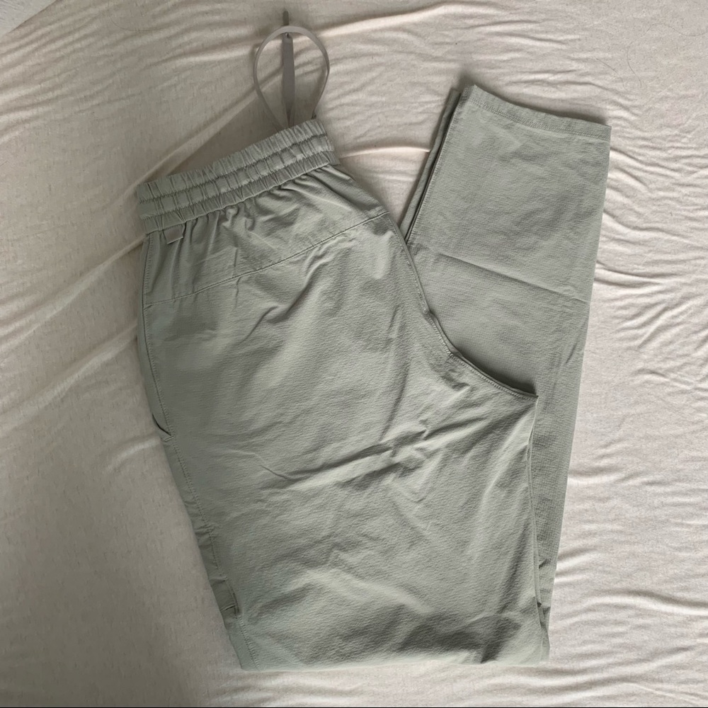 Lululemon Bowline Pant 30" Utilitech Size Medium